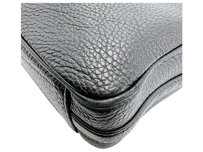 Borsa Armand MM Noir Louis Vuitton Nero - vista 7