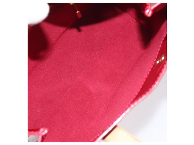 Borsa Reade Monogram Vernis PM di Louis Vuitton Rosso - vista 5