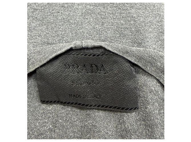 T-shirt a girocollo Prada in cotone grigio - vista 4