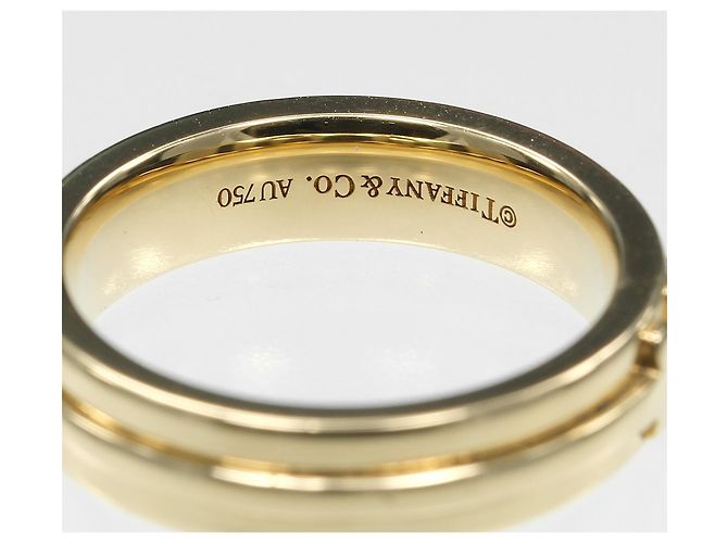 Anello a Banda Stretta T di Tiffany & Co. - vista 4
