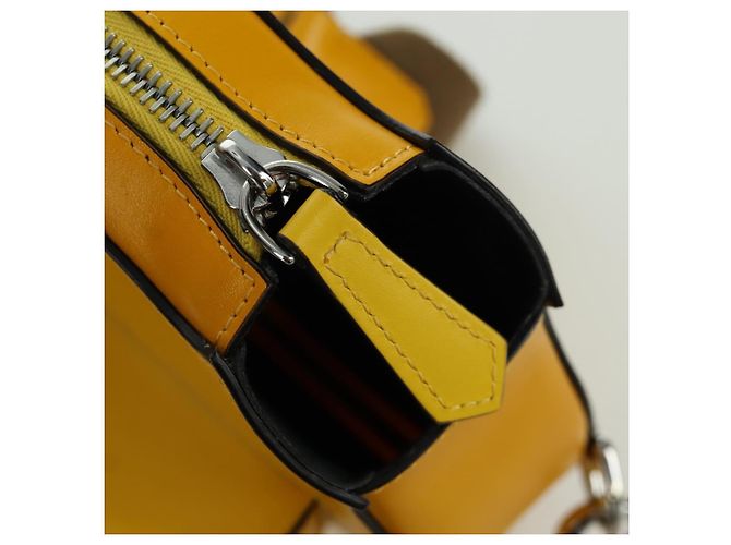FENDI Custodia per Racchetta da Ping Pong Borsa a Spalla Pelle Gialla Argento Auth 166245SM Giallo - vista 18