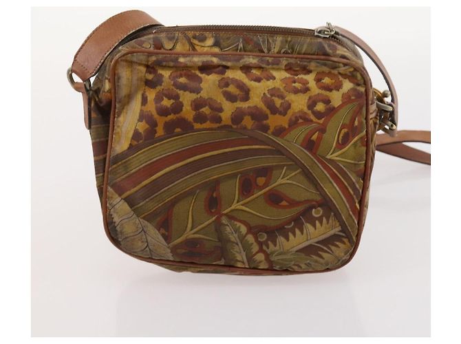 Borsa Salvatore Ferragamo in pelle nylon 4 pezzi Nero Beige Bianco Auth mr2116 - vista 15