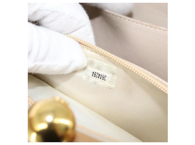 CHANEL Borsa a Spalla Matelassé in Pelle di Agnello Beige Oro CC Auth 171543 D'oro - vista 24
