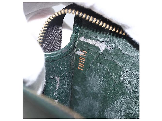 LOUIS VUITTON Poche Toilette 26 Taiga Épicea LV Auth ka3001 - vista 12