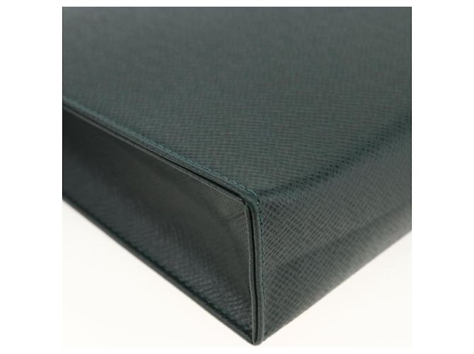 LOUIS VUITTON Poche Toilette 26 Taiga Épicea LV Auth ka3001 - vista 16