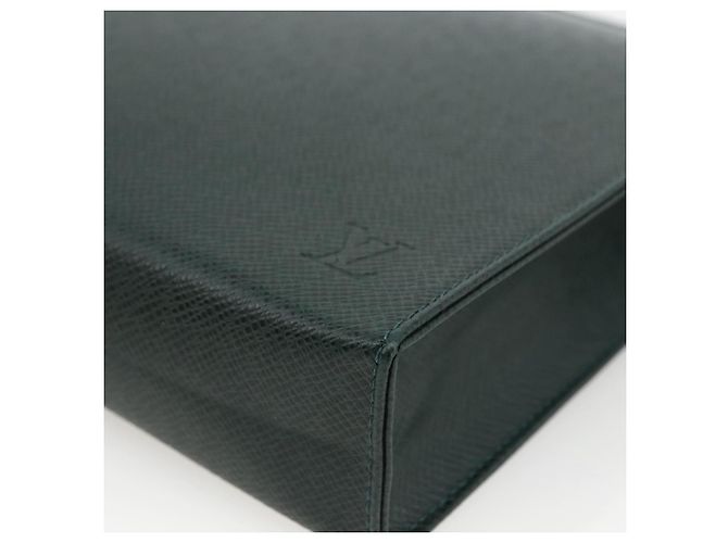 LOUIS VUITTON Poche Toilette 26 Taiga Épicea LV Auth ka3001 - vista 7