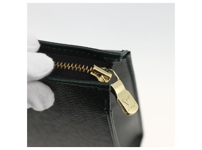 LOUIS VUITTON Poche Toilette 26 Taiga Épicea LV Auth ka3001 - vista 8