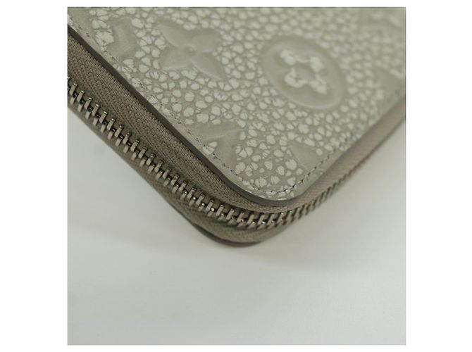 Cartera Vertical Zippy Taurillon Climbing Louis Vuitton Marfil M81573 Auth 172432SAM Crudo - vista 15