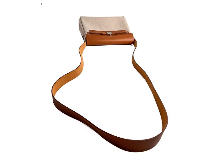 Hermès Herbag Mini Vache Hunter in pelle incrociata beige - vista 10