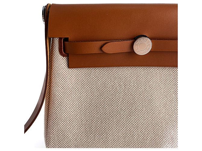 Hermès Herbag Mini Vache Hunter in pelle incrociata beige - vista 15