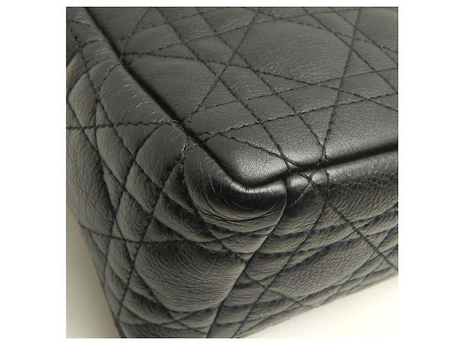 Borsa a Spalla Caro Medium Cannage di Christian Dior Nero - vista 16