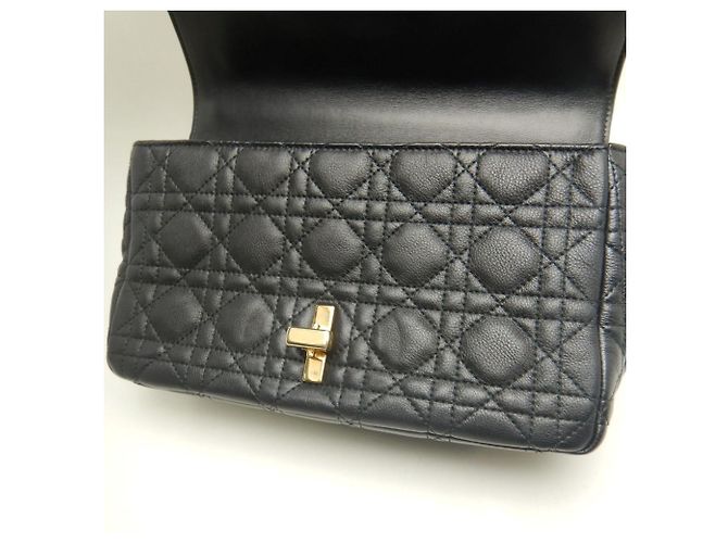 Borsa a Spalla Caro Medium Cannage di Christian Dior Nero - vista 19