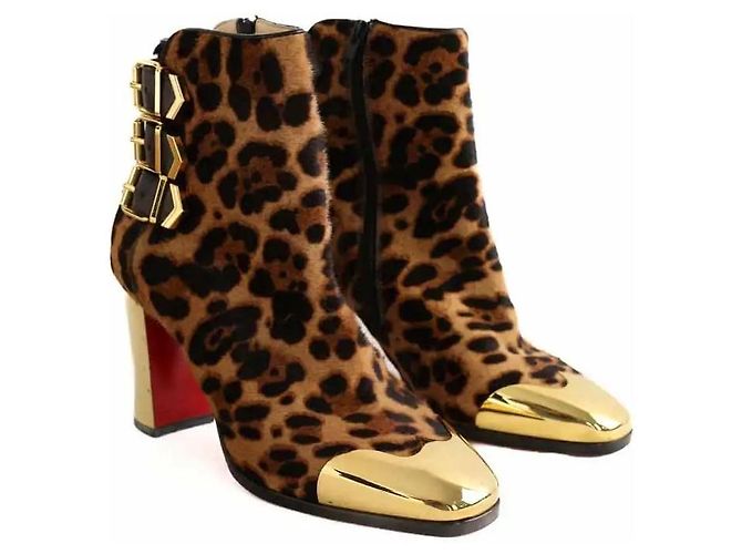Christian Louboutin Botas de couro marrom com fivelas - vista 3