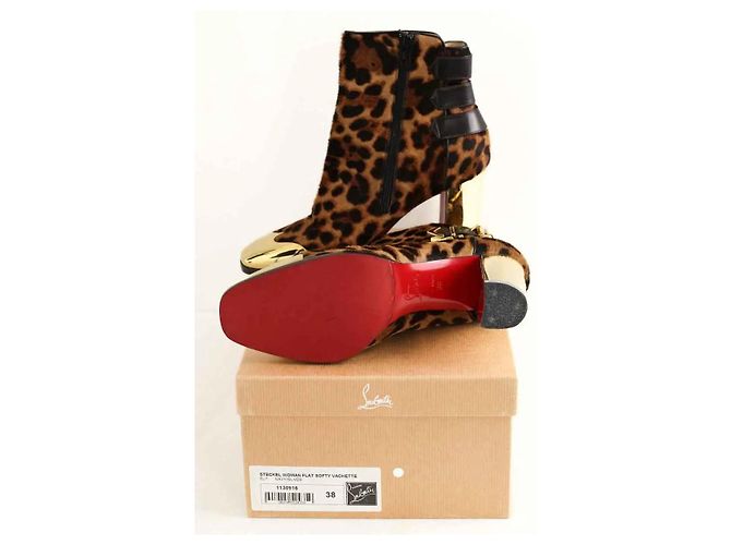 Christian Louboutin Botas de couro marrom com fivelas - vista 6