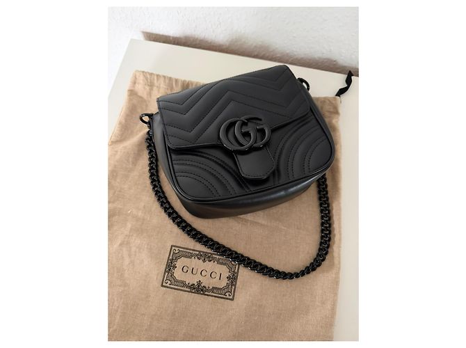 Borsa a Spalla in Pelle GG Marmont di Gucci Nero - vista 3