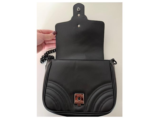 Borsa a Spalla in Pelle GG Marmont di Gucci Nero - vista 5