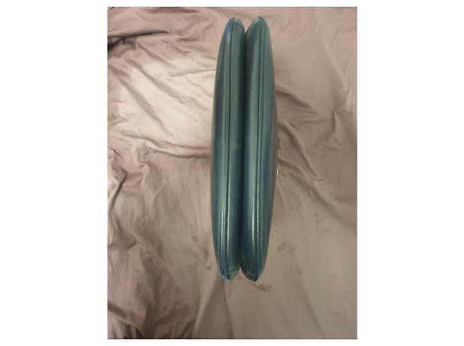 Modello conosciutissimo tra i classici di casa Gucci, numero brevetto 36283 Blu scuro - vista 4