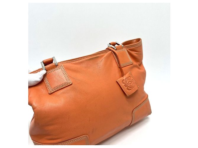 Borsa Amazona Anagram Loewe in arancione - vista 13