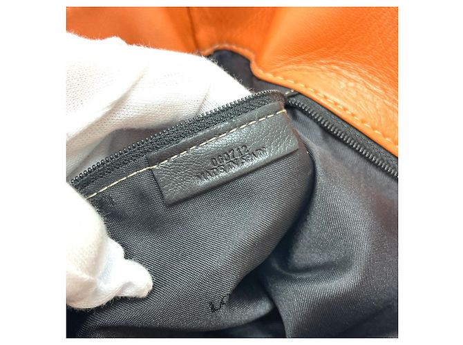 Borsa Amazona Anagram Loewe in arancione - vista 18