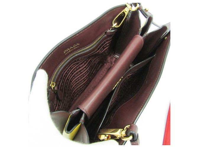 Borsa a spalla in pelle da donna Prada Bibliothèque 1BC034 Rosso Bordò - vista 4