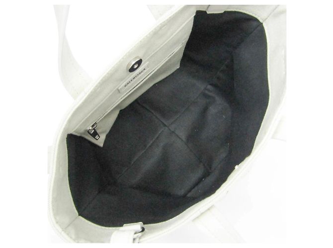 Borsa a spalla Balenciaga Everyday XS Nord-Sud Bianco sporco - vista 4