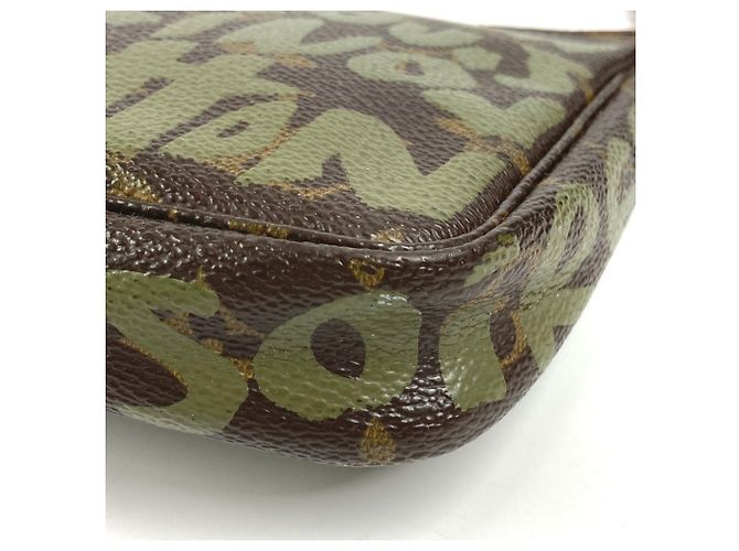 Pochette Accesorios Monogram Graffiti Louis Vuitton Castaño Caqui - vista 6