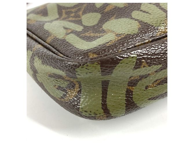 Pochette Accesorios Monogram Graffiti Louis Vuitton Castaño Caqui - vista 7
