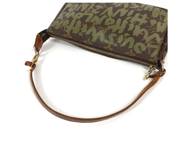 Pochette Accesorios Monogram Graffiti Louis Vuitton Castaño Caqui - vista 8
