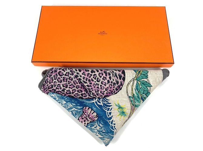 Silk In Hermès Hermes Jungle Love Triangle Géant Shawl Brown Multiple colors - view 18