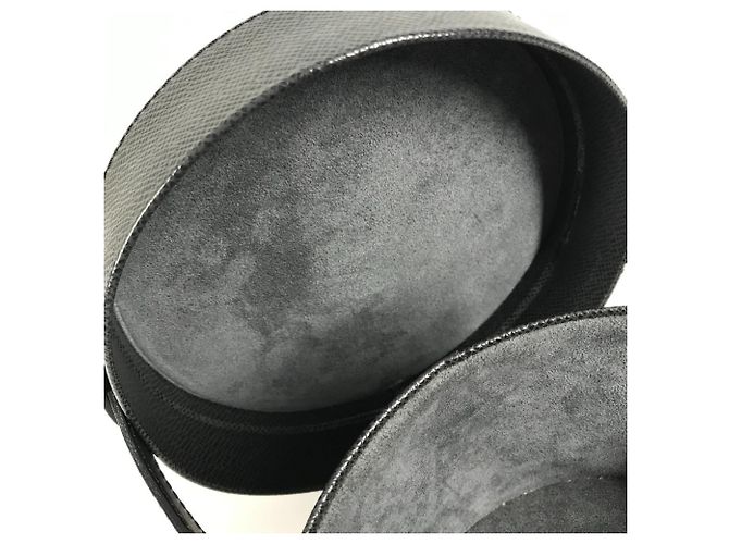 Borsa a mano in pelle Taiga Louis Vuitton Nero - vista 13