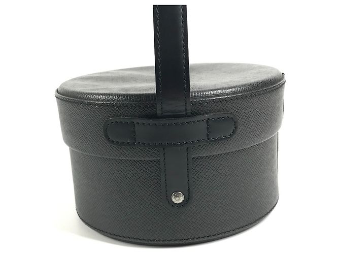 Borsa a mano in pelle Taiga Louis Vuitton Nero - vista 4
