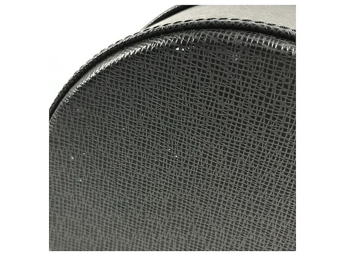 Borsa a mano in pelle Taiga Louis Vuitton Nero - vista 7