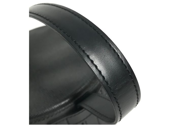 Borsa a mano in pelle Taiga Louis Vuitton Nero - vista 9