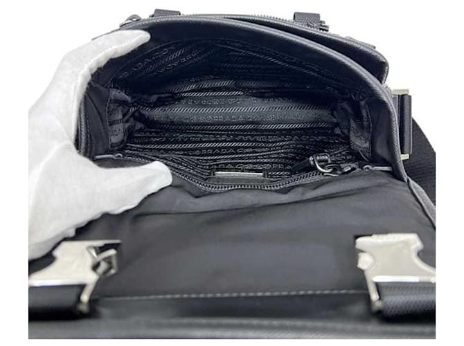 Saffiano Borsa a Spalla in Nylon e Pelle Nera Prada Nero - vista 7