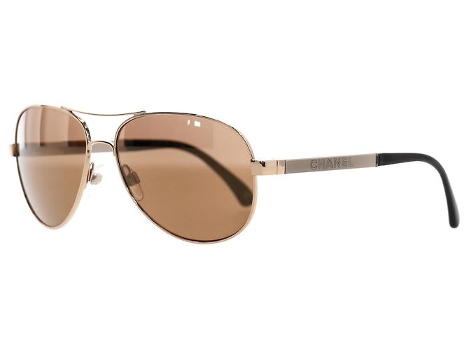 Timeless Chanel Pilot Sunglasses in Brown Metal Red - view 3