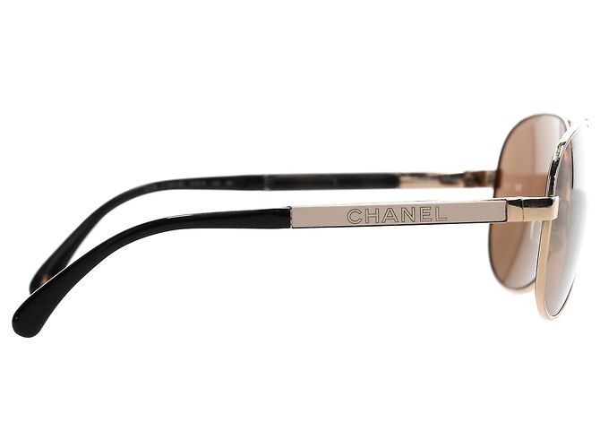Timeless Chanel Pilot Sunglasses in Brown Metal Red - view 5