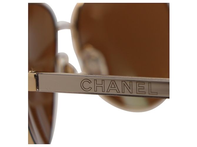 Timeless Chanel Pilot Sunglasses in Brown Metal Red - view 7