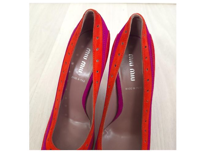 Miu Miu High Heels aus Wildleder Rot Dunkelviolett - Ansicht 10