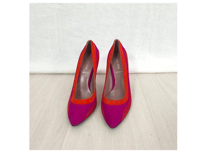Miu Miu High Heels aus Wildleder Rot Dunkelviolett - Ansicht 4