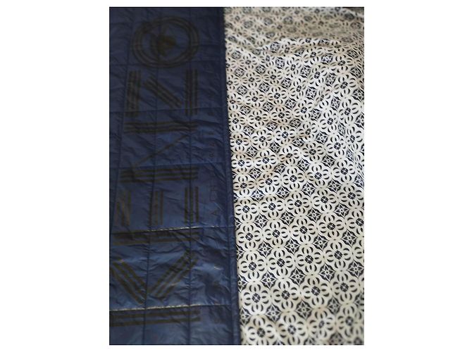 Plaid/Capa Rara KENZO x La Samaritaine - Edición Limitada 2013 Azul marino - vista 5