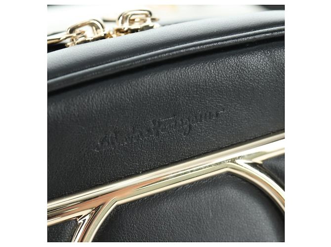 Borsa a vita Gancini in pelle nera e oro Auth ARZ136V di Salvatore Ferragamo - vista 19