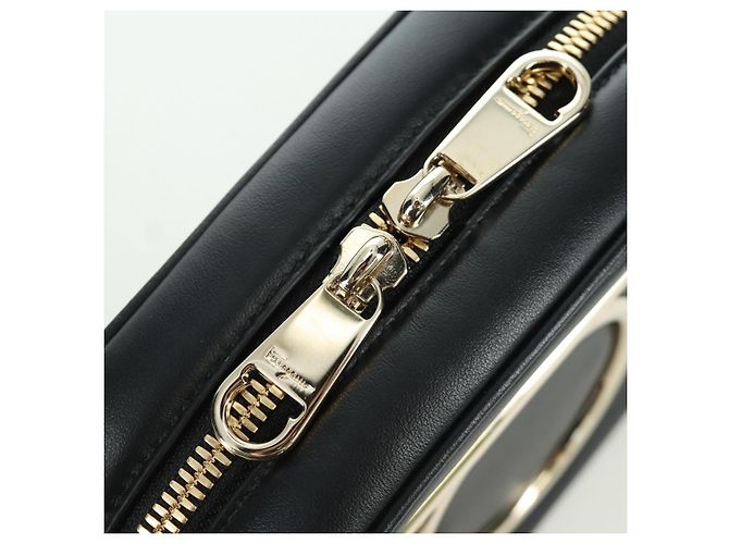 Borsa a vita Gancini in pelle nera e oro Auth ARZ136V di Salvatore Ferragamo - vista 20