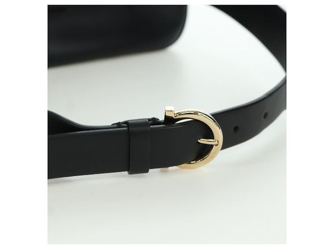Borsa a vita Gancini in pelle nera e oro Auth ARZ136V di Salvatore Ferragamo - vista 8