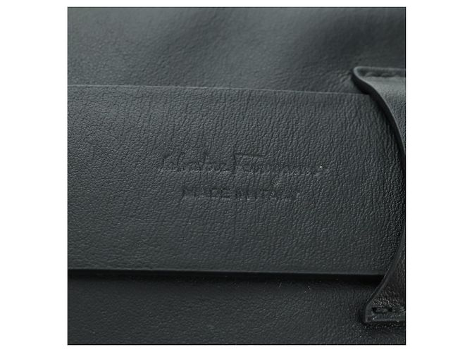 Borsa a vita Gancini in pelle nera e oro Auth ARZ136V di Salvatore Ferragamo - vista 9