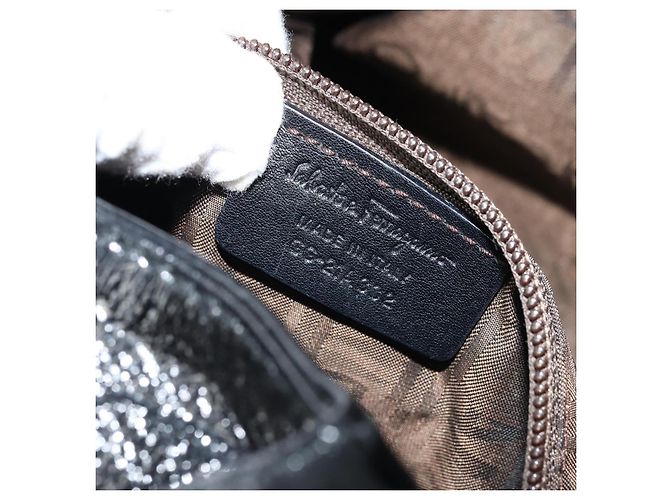 Borsa a mano Gancini in pelle nera e argento di Salvatore Ferragamo Auth BA10955 Nero - vista 12