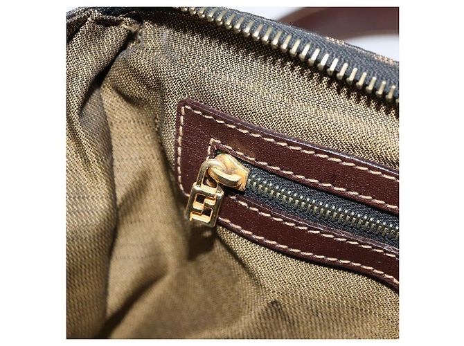 Sac à bandoulière en toile Zucca FENDI marron noir Auth LNZ068 - vue 22