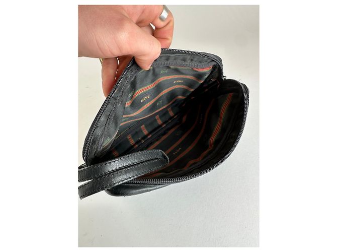 Clutch in pelle vintage Loewe Madrid nera Nero - vista 3