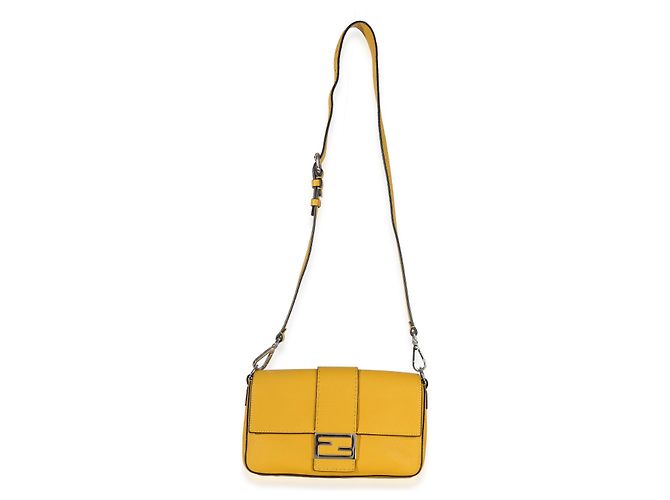 Borsa Baguette Selleria in Cuoio Romano Giallo di Fendi - vista 5