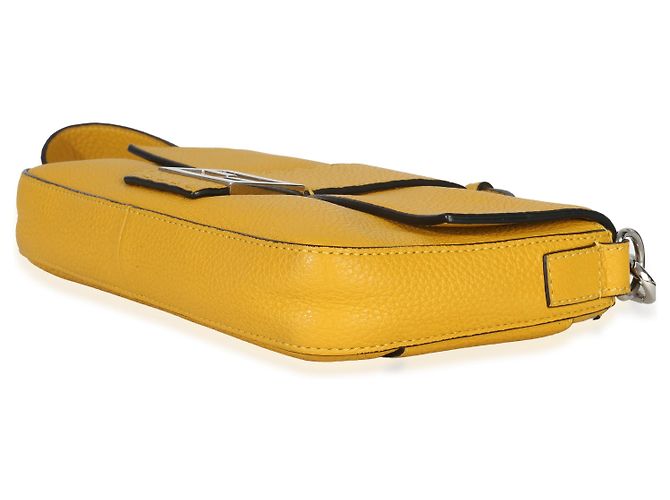 Borsa Baguette Selleria in Cuoio Romano Giallo di Fendi - vista 6