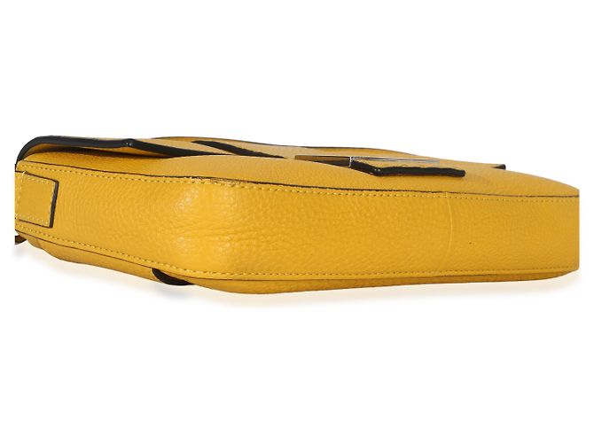 Borsa Baguette Selleria in Cuoio Romano Giallo di Fendi - vista 7
